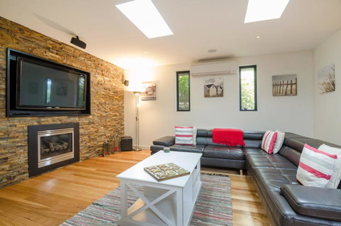 PIER 55 - DROMANA... - Pubs and Clubs 0