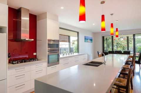 PIER 55 - DROMANA... - Pubs and Clubs 1