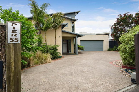 PIER 55 - DROMANA... - Pubs and Clubs 2