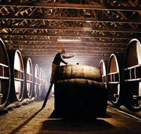 Pieter van Gent Winery  Vineyard - Pubs and Clubs
