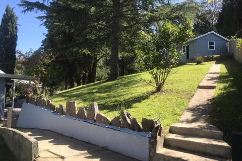 Pine Hill Cottage Acreage In Nature Trees Views Mid Katoomba Leura - Pubs and Clubs 2