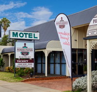 Pioneer Station Motor Inn - Go Out