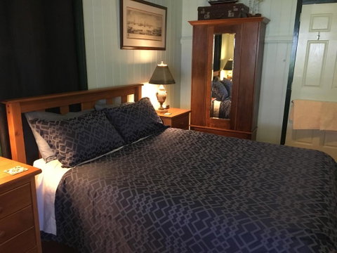 Pitstop Lodge Guesthouse B&B - Go Out 1