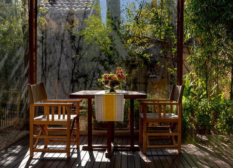 Plantation House At Whitecliffs Bed And Breakfast - Pubs and Clubs 2