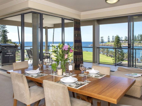 Platinum Penthouse@The Sebel - On The Harbourfront - Pubs and Clubs 1