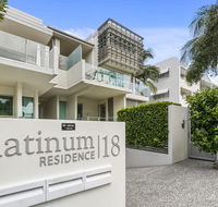 Platinum status Sunshine Beach - Pubs and Clubs
