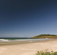 Plomer Beach House - Pubs and Clubs