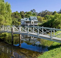 PLUM TREE COTTAGE - spa cottage with woodfire - Pubs and Clubs