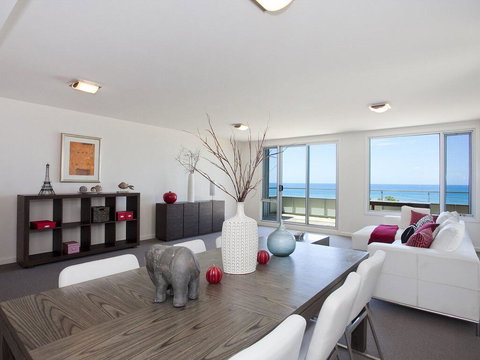 POINT GREY APARTMENT 14 - The Point - Pubs and Clubs 2