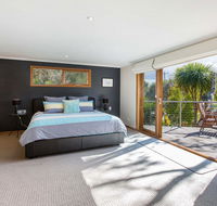 POINT LEO BEACH HOUSE - POINT LEO - Pubs and Clubs