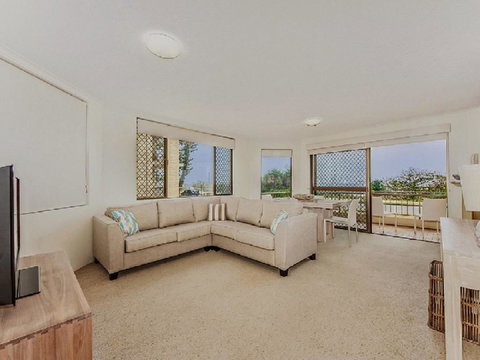 POINTVIEW LODGE, UNIT 2 - Go Out 2