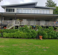 poppies house - Pubs and Clubs