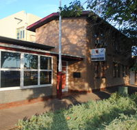 Port Adelaide Backpackers - Pubs and Clubs