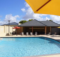 Port Denison Beach Resort - Pubs and Clubs