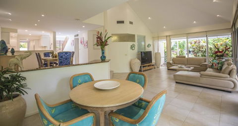 Port Douglas Mirage Villa 123 (3BR) - Pubs and Clubs 2