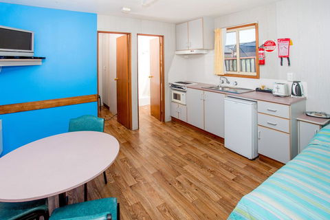 Port Fairy BIG4 Holiday Park - Pubs and Clubs 3