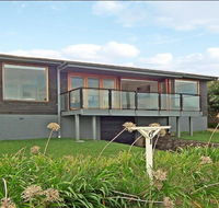 Prime Position - across from seven mile beach - Pubs and Clubs