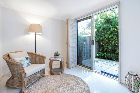 Privacy By The River, Noosaville - Pubs and Clubs 2