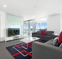 Private 3 Bed Ocean View in Q Surfers Paradise - Pubs and Clubs