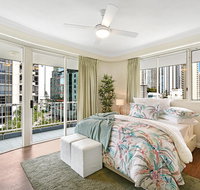 Private Apartment  Surfers Mayfair - Pubs and Clubs