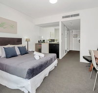 Privately owned Hotel Room by Cairns Marina 222 - Pubs and Clubs