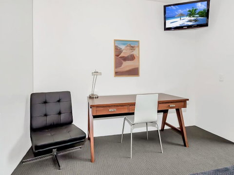 Privately Owned Hotel Room By Cairns Marina 222 - Pubs and Clubs 2