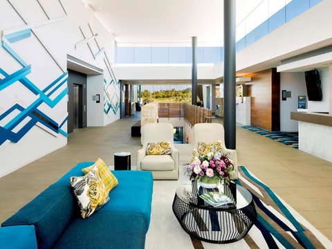 Pullman Magenta Shores Resort - Pubs and Clubs 2