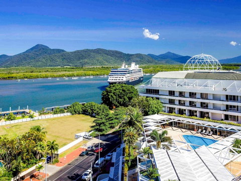 Pullman Reef Hotel Casino - Pubs and Clubs 1