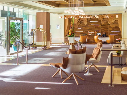 Pullman Reef Hotel Casino - Pubs and Clubs 0