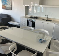 Q1 1 Bedroom apartment on 30th floor - Pubs and Clubs