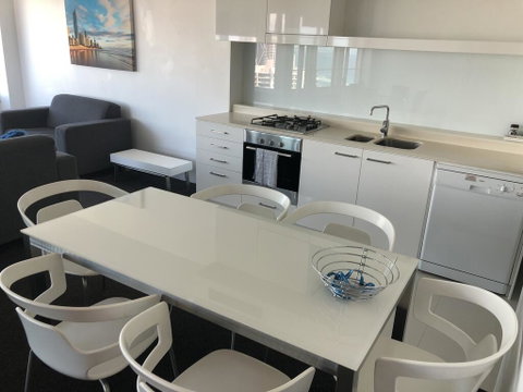 Q1 1 Bedroom Apartment On 30th Floor - Pubs and Clubs 0