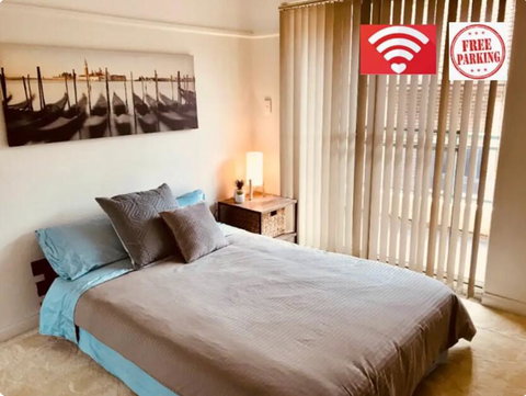 Quiet North Parra Apartment Rooms Across From Park - Pubs and Clubs 1