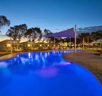 RAC Cervantes Holiday Park - Pubs and Clubs