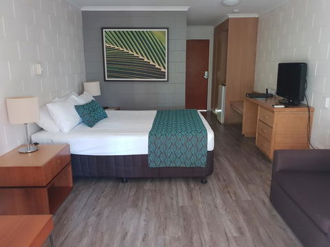 Rainforest Castaways Resort And Spa - Pubs and Clubs 0