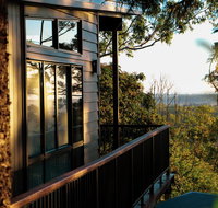 Rainforest Gardens - Luxury Hillside Chalets with Views to Bay  Islands - Pubs and Clubs