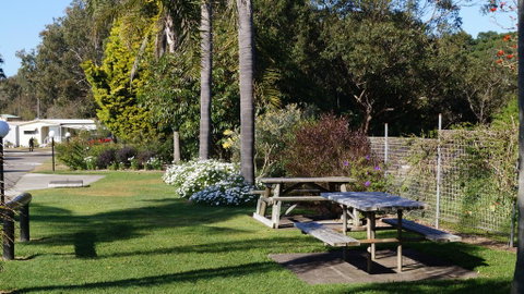 Redhead Beach Holiday Park - Pubs and Clubs 1