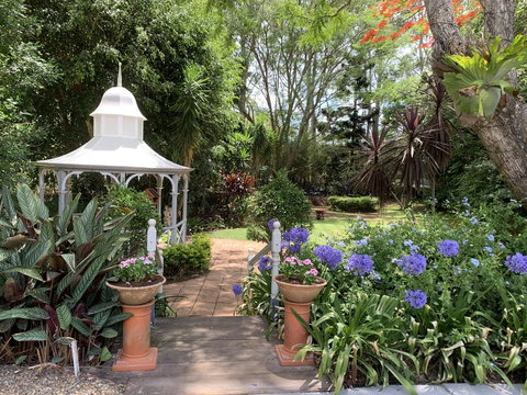 REED HOUSE At Maleny-The White Pavilion - Go Out 1