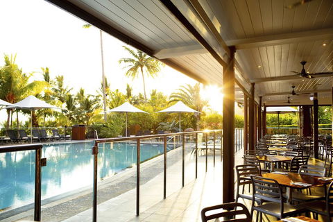 Reef View Hotel - Pubs and Clubs 3