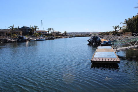Relax At The Marina - Pubs and Clubs 3