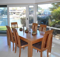 Relax at the Marina - Pubs and Clubs