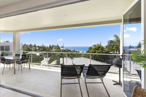 Relax In Stylish Comfort, Sunshine Beach - Pubs and Clubs 3