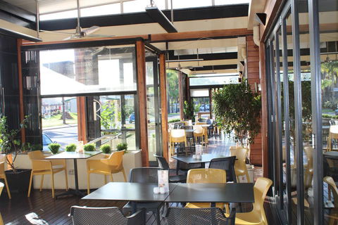 Renmark Hotel Motel - Pubs and Clubs 2