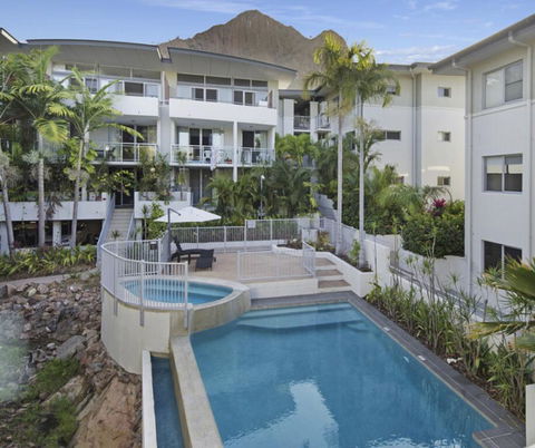 Resort Style Apartment On Gregory - Go Out 1