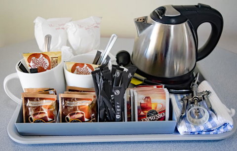 Rest Point Motor Inn - Go Out 1