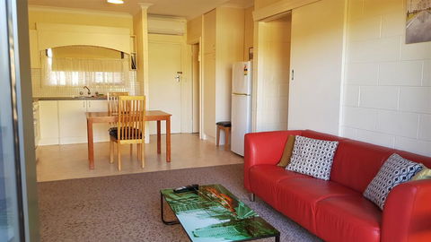 Rise N' Shine - Min Stay 4 Nights - Pubs and Clubs 2