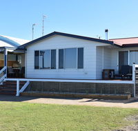 Rising Tide Beach House - Pubs and Clubs