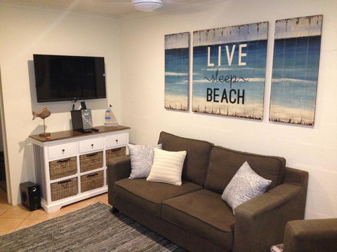 Riverina Beach Villa - Pubs and Clubs 0