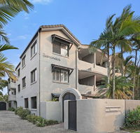 Riverside location Noosa Sound - Pubs and Clubs