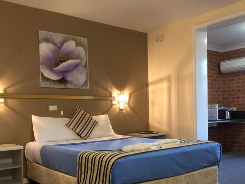 Riverview Motor Inn - Go Out 1