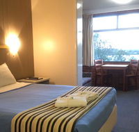 Riverview Motor Inn - Pubs and Clubs